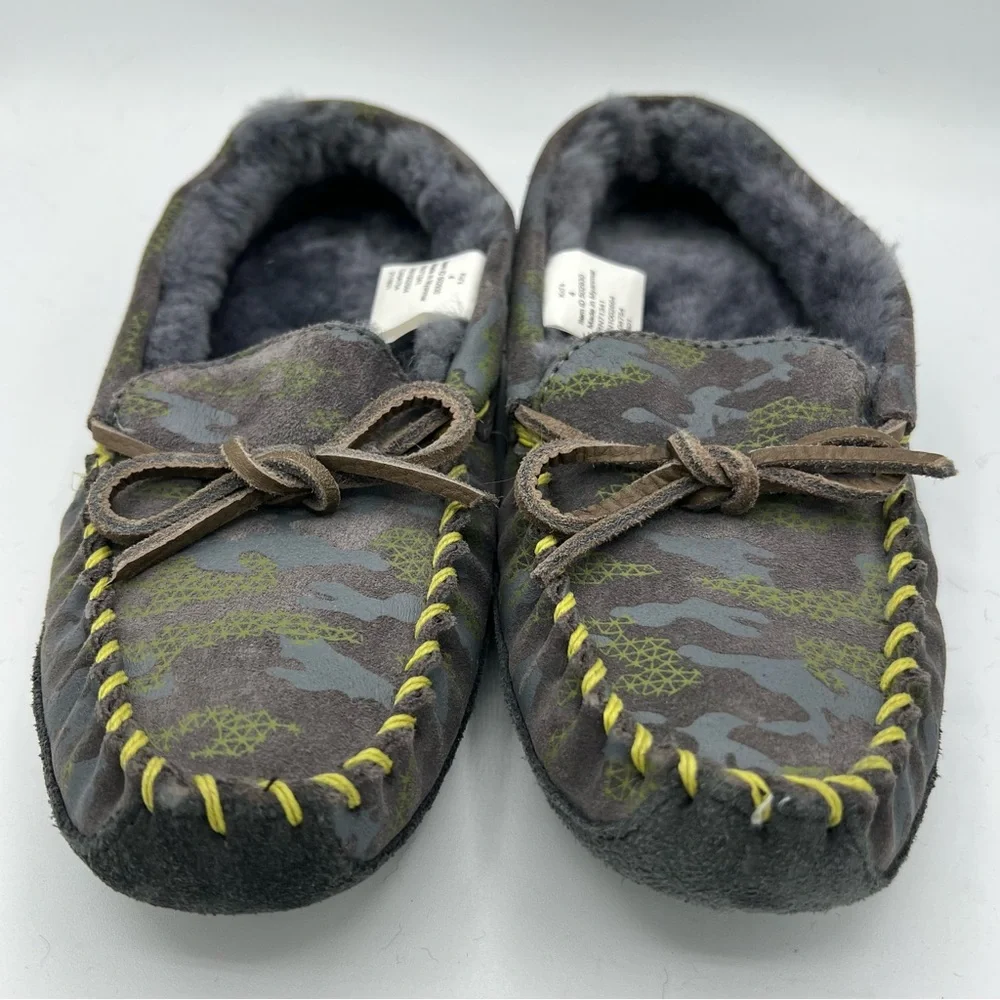 LL Bean Wicked Good Moccasins Slippers Shoes Childs Boys Size 4 Blue Camo EUC